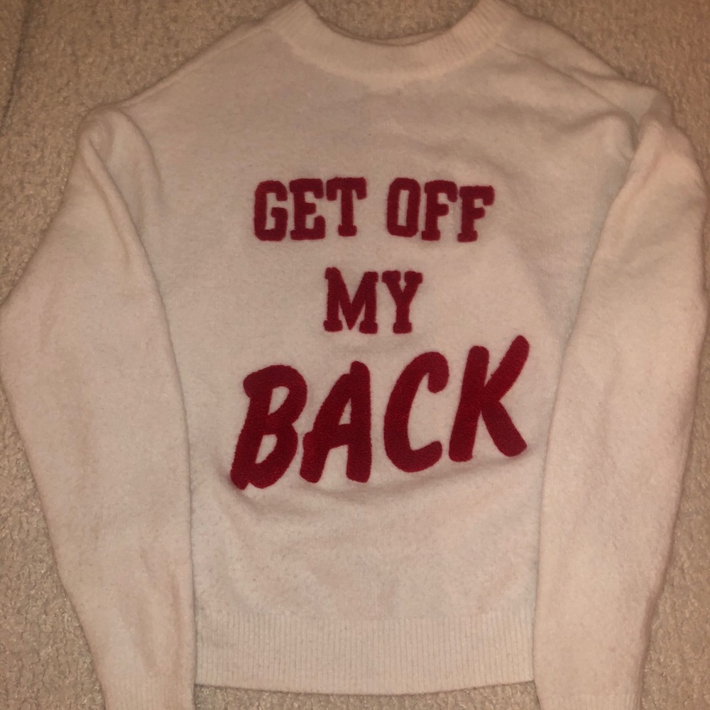 Adorable white knit crew neck sweater